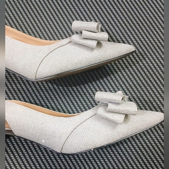 J. Renee SILVER Gabino Pointed Toe w/ BOW, Slingback Pumps *Sz 9.5* NEW, no Tags - Picture 10 of 16
